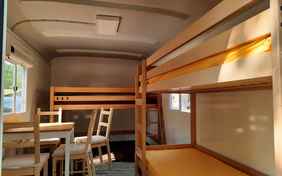 Stockbetten für Groß & Klein im Bauwagen